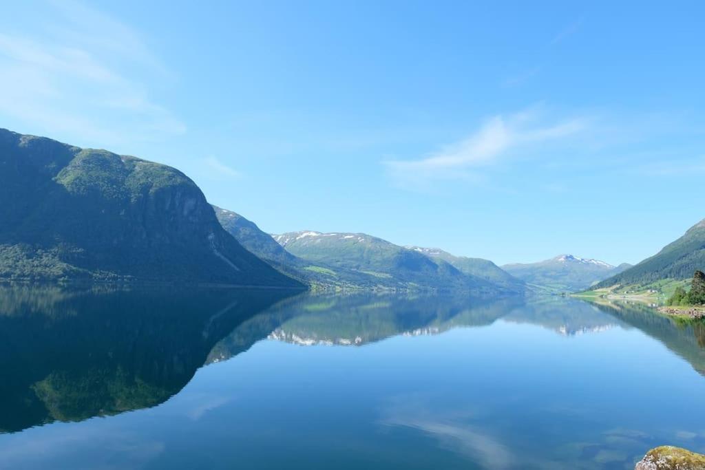 Apartment With Lake View In Jolster Årdal Buitenkant foto