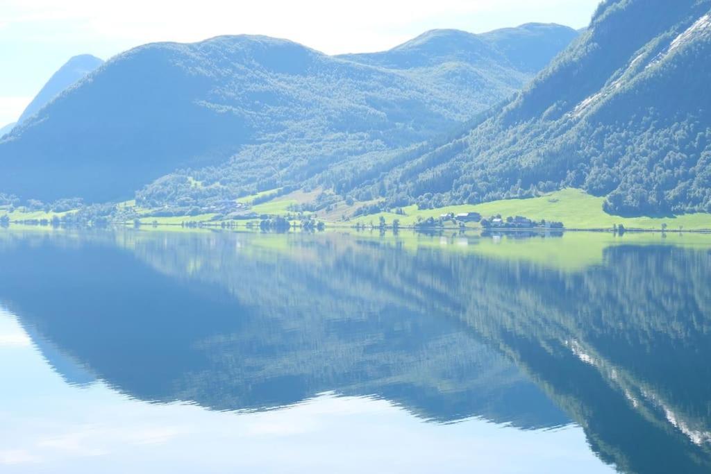Apartment With Lake View In Jolster Årdal Buitenkant foto